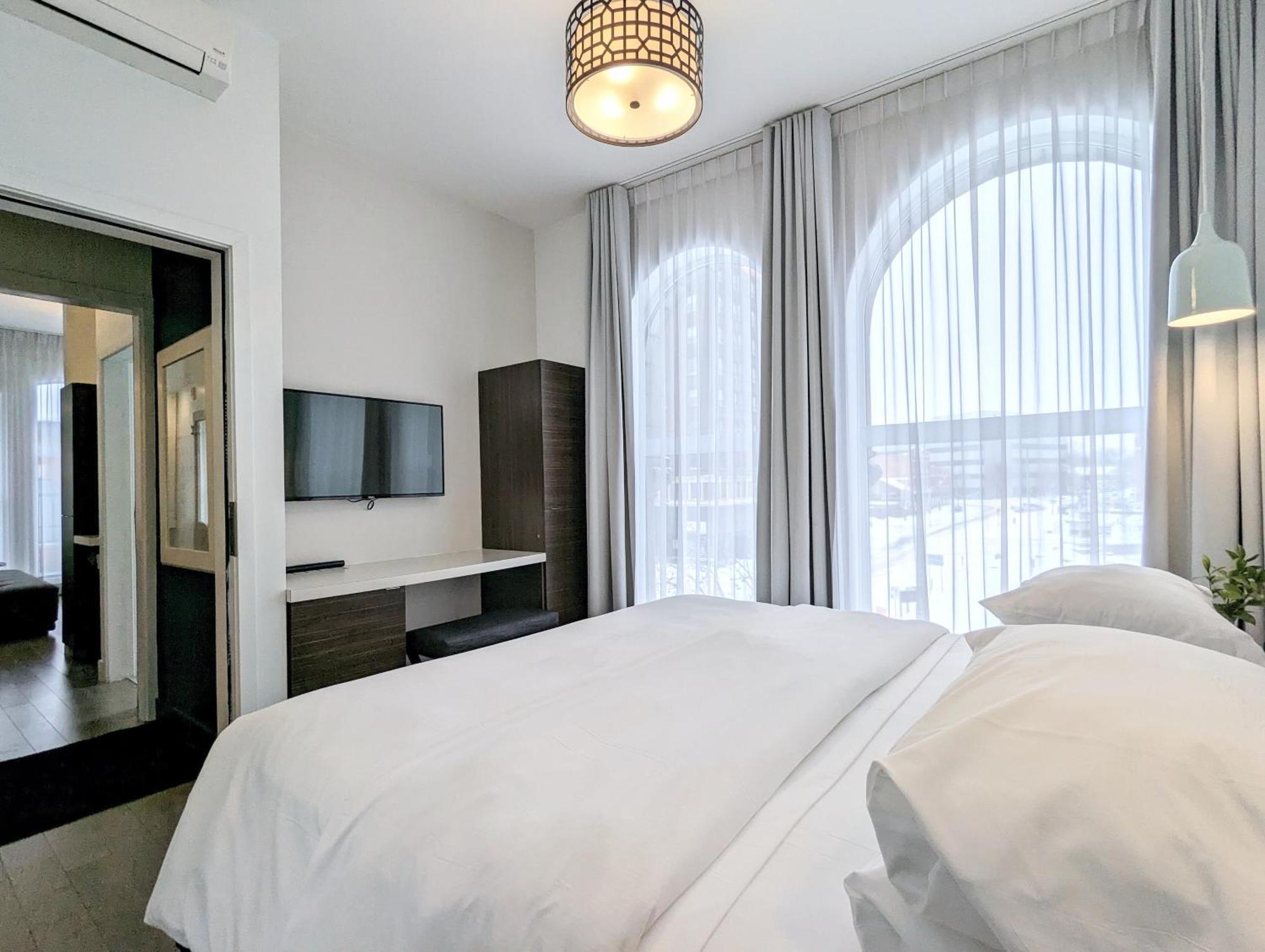Hotel Oui Go! Trois-Rivieres Bagian luar foto