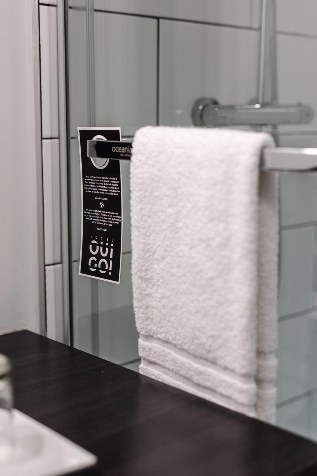 Hotel Oui Go! Trois-Rivieres Bagian luar foto