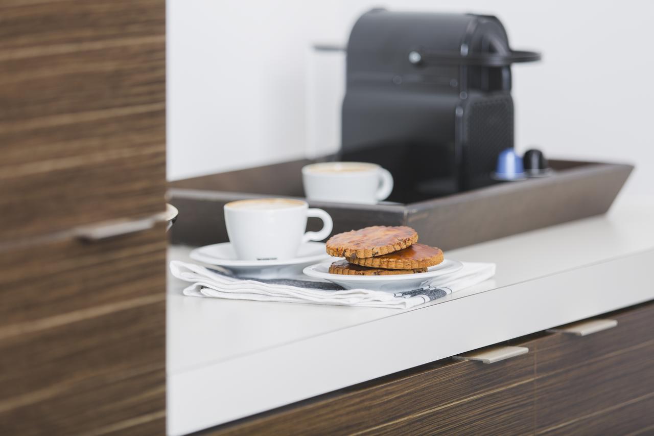 Hotel Oui Go! Trois-Rivieres Bagian luar foto