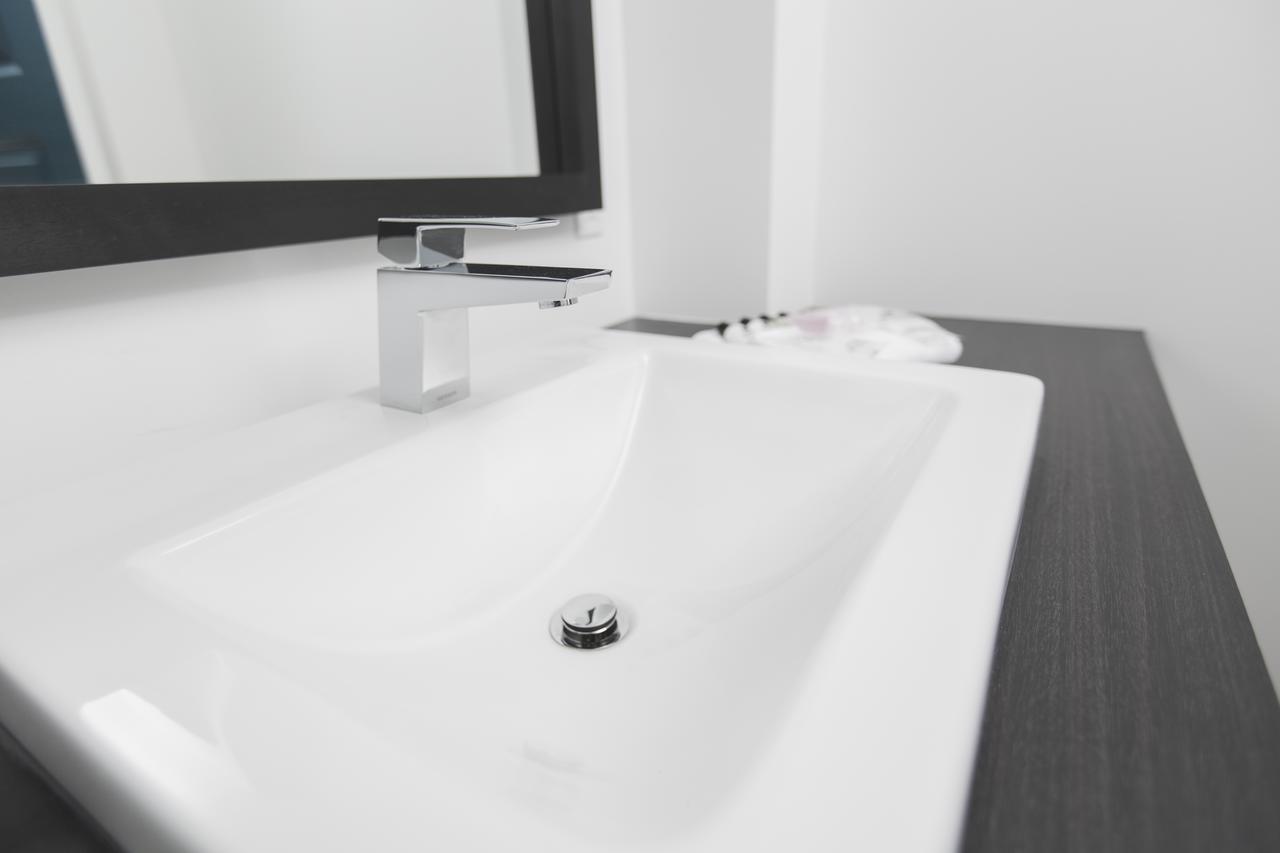 Hotel Oui Go! Trois-Rivieres Bagian luar foto